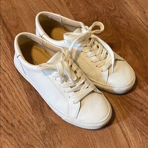 EUC Lucky Brand Darleena White Sneakers